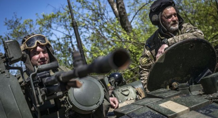 Вертоліт та майже півтисячі окупантів: втрати РФ в Україні за добу