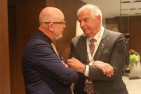 Резніков зустрівся з головним дипломатом ЄС у Сінгапурі