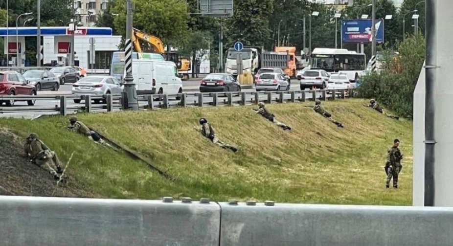 Неробочий понеділок у Москві та наскільки далеко вагнерівці від столиці рф