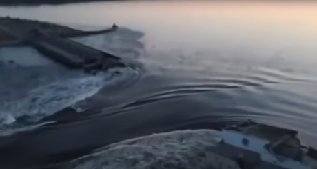 Ukraine dam: Thousands flee floods after dam collapse near Nova Kakhovka