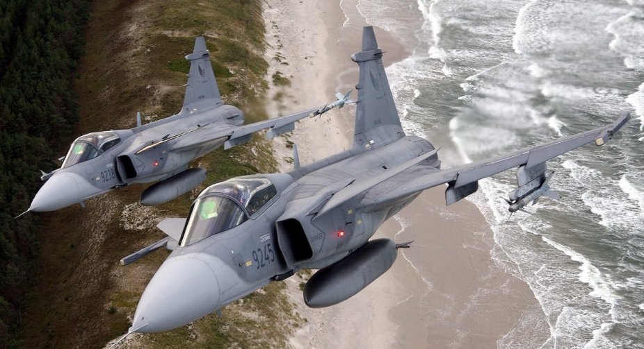Чехія обговорює навчання українських пілотів на винищувачах Gripen
