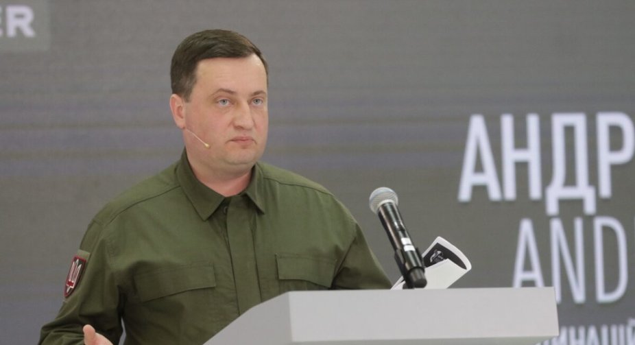 У ГУР заявили про ураження російського десантного корабля і підводного човна в Севастополі