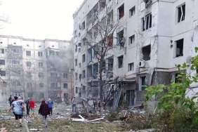 Удар російських авіабомб по Новій Каховці: один загиблий та 12 поранених