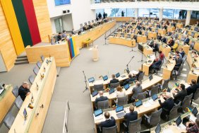 Lithuanian parliament calls for Ukraine to join NATO at next year's summit