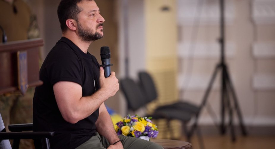 Зеленський: Деокупація Криму можлива військовими або дипломатичними засобами