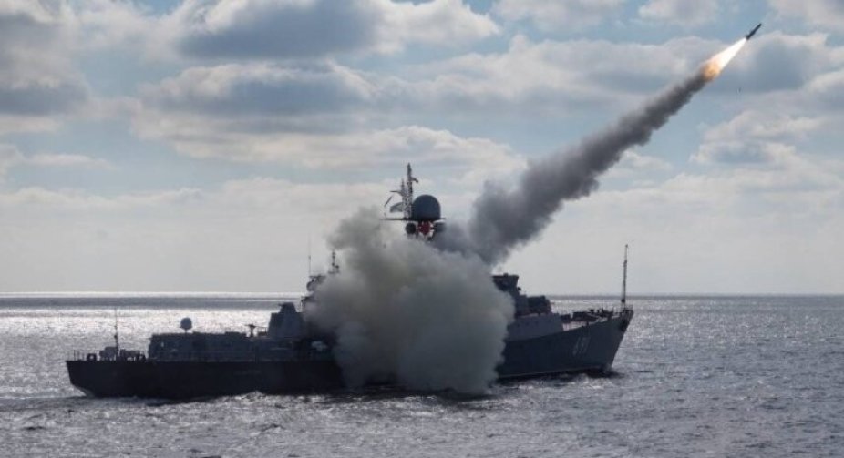 Російський ракетний корабель у Чорному морі готовий до дії: 8 ракет "Калібр" на борту