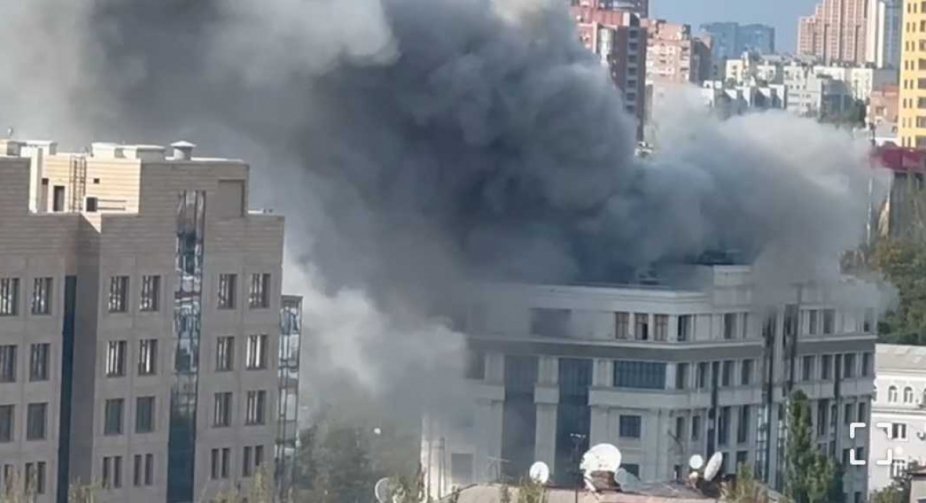 Explosions in the center of Donetsk: Pushilin's "administration" building under fire