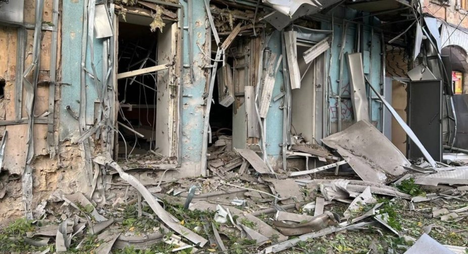 Attacks on Kherson continued throughout the night: a mother and two girls were injured