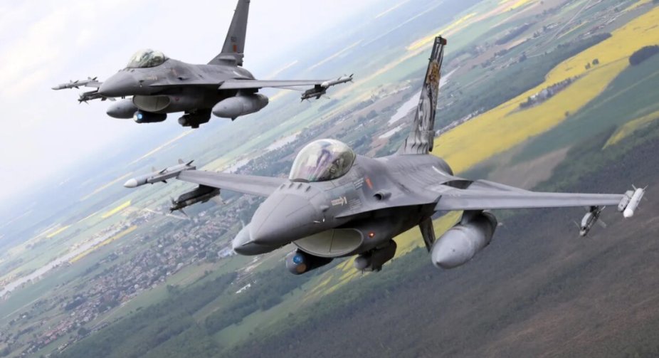 Українські пілоти розпочинають навчання на F-16 у США, - Politico