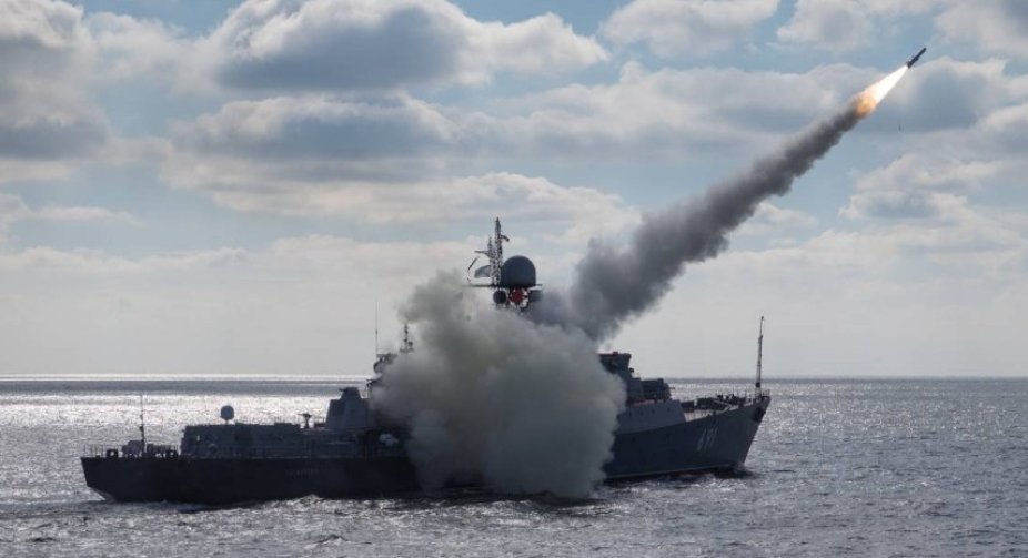 Росія знову розмістила ракетоносій у Чорному морі
