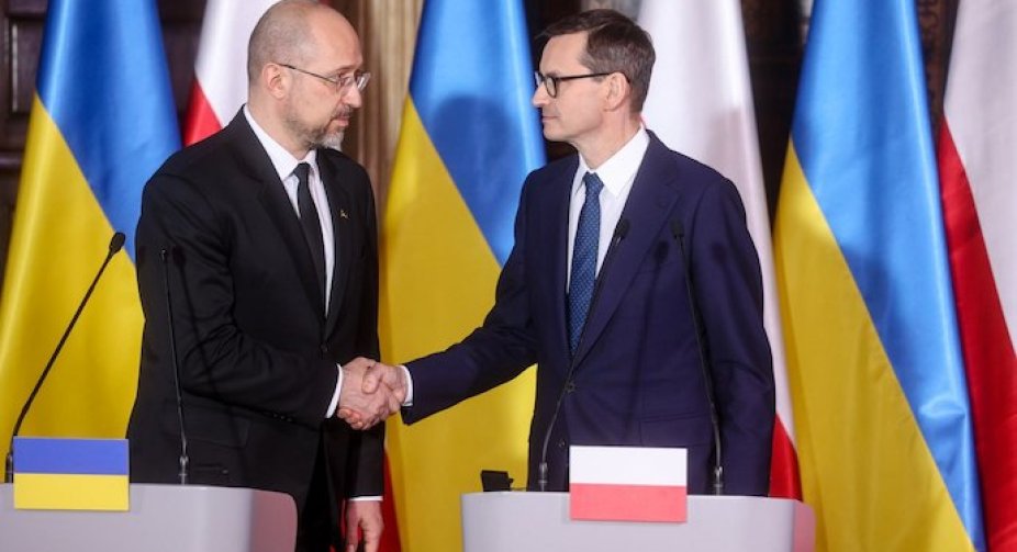Польша продовжує надавати військову допомогу Україні за раніше укладеними контрактами, - прем'єр