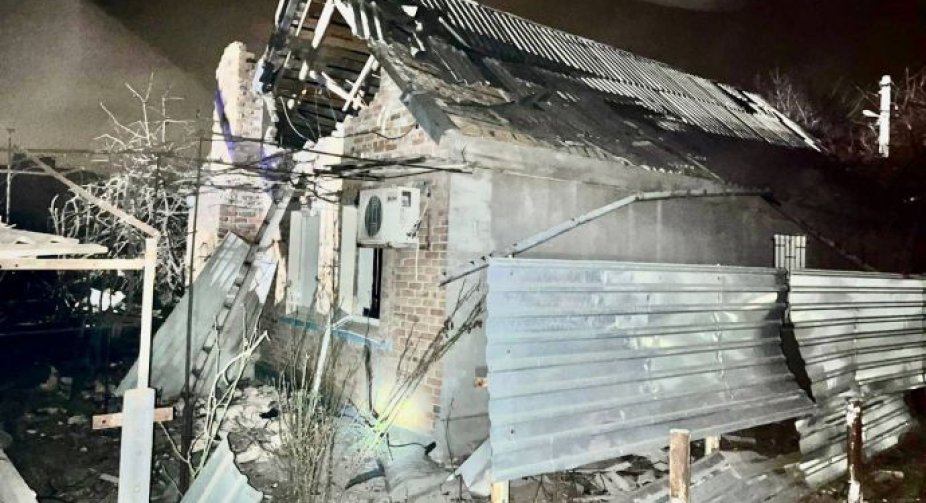 Ракетний удар та пожежа на промисловому об'єкті в Кривому Розі