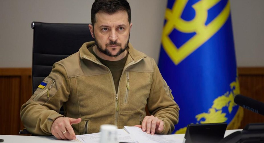 Зеленський закликає українців бути уважними через збільшену повітряну небезпеку