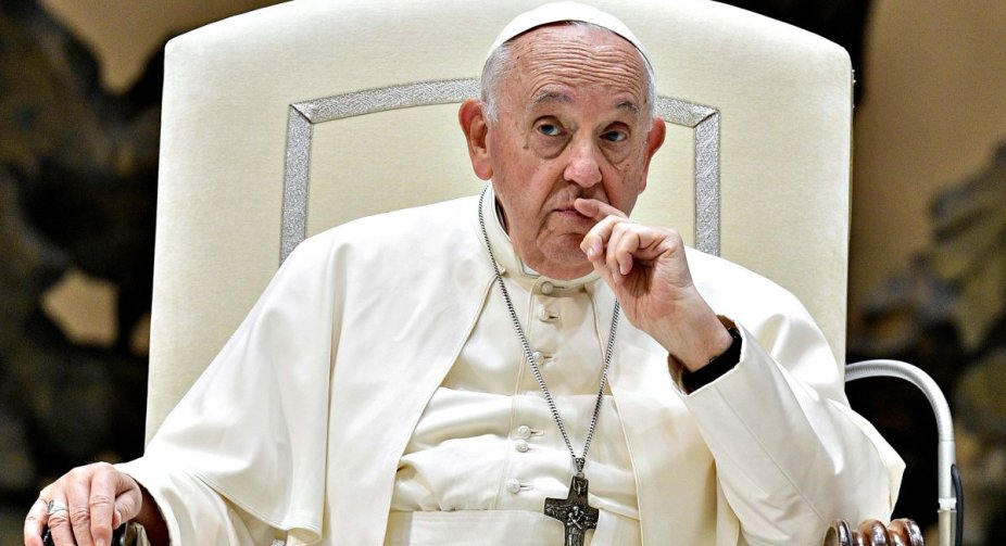 Vatican decision: Transgender people can be baptized and be baptized