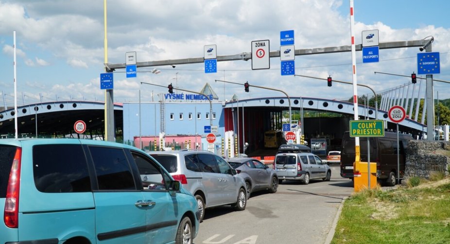 Blockade at the border: Slovak carriers suspend truck traffic through Vysne Nemecke
