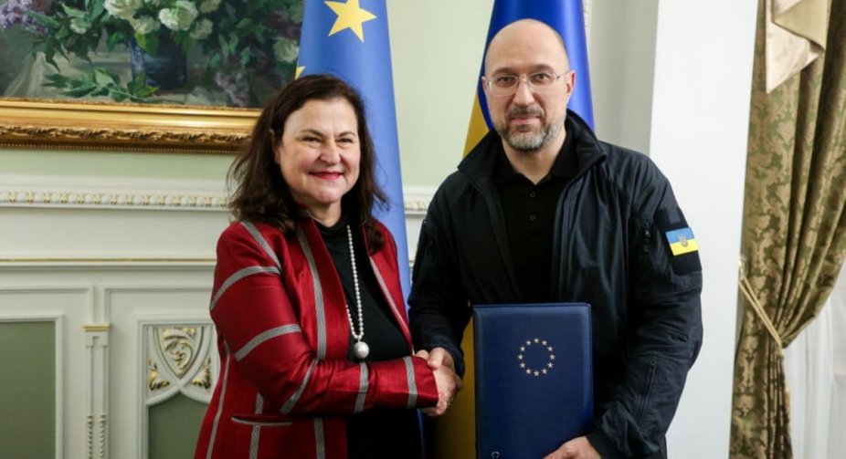 Єврокомісія пропонує Україні розпочати переговори щодо вступу до ЄС
