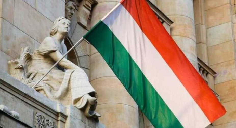 Угорщина проводить "національні консультації" щодо членства України в ЄС