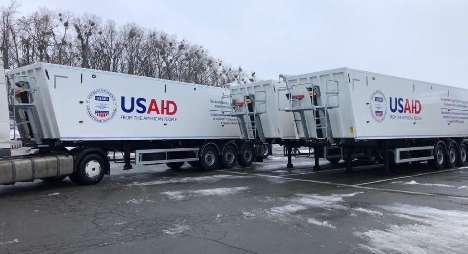 США передали Україні партію зерновозів