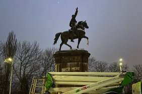 Демонтаж пам'ятника Миколі Щорсу розпочався у Києві
