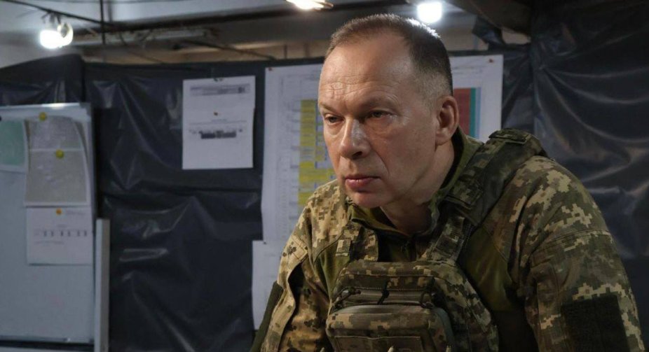 Russians continue offensive at Kupyansk, Lyman and Bakhmut directions - Syrskyi