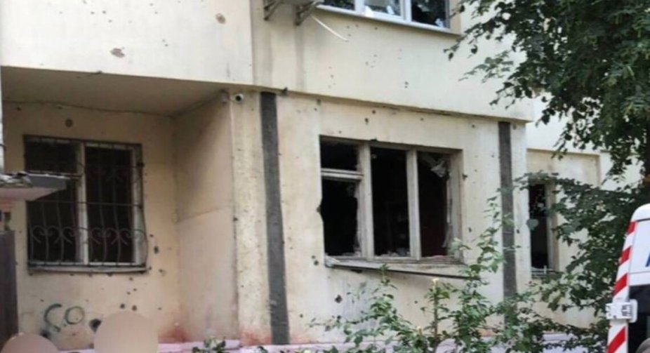 Росіяни влучили в багатоповерхівку й дві лікарні Херсона: є загибла і поранені (ОНОВЛЕНО)