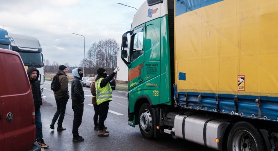 Poland speeds up truck traffic at one of its checkpoints on the border with Ukraine