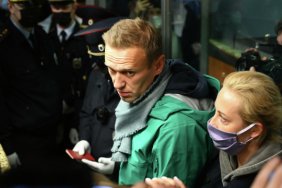 Ув'язненого Навального відправили в невідомому напрямку, адвокати втратили зв'язок