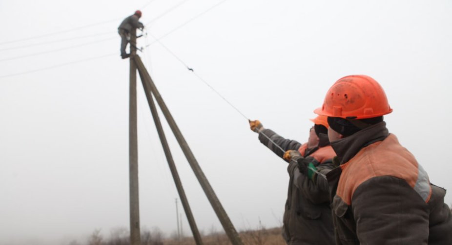 More than 66 settlements are without power due to bad weather in five regions of Ukraine