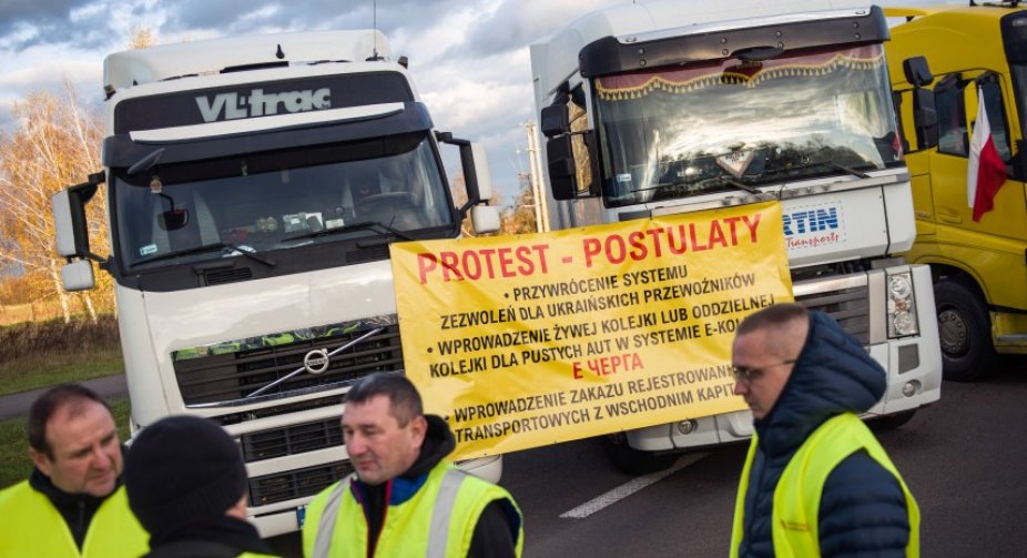 Польські перевізники загрожують посилити обмеження на Різдво через блокаду кордону з Україною