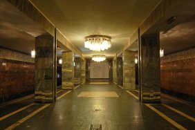 У київському метро між станціями "Почайна" і "Тараса Шевченка" йде просідання тунелів: подробиці