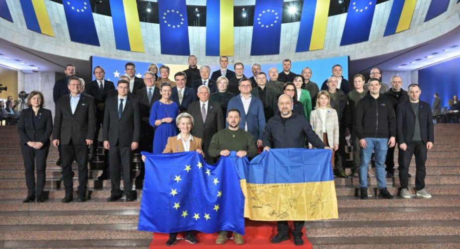Країни ЄС вважають "неприйнятними" умови Угорщини щодо фінансування України