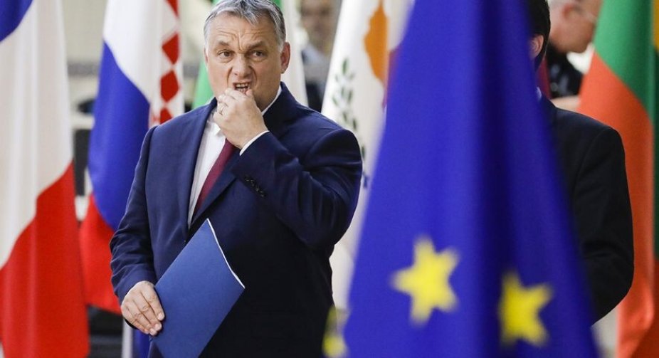 Євродепутати Орбана звернулися до Єврокомісії із скаргою на "правове безладдя" в Польщі