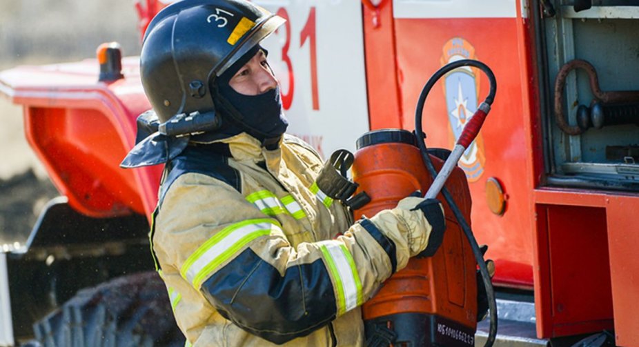 Fire at the construction market in the center of Chelyabinsk: rescuers are involved, evacuation continues