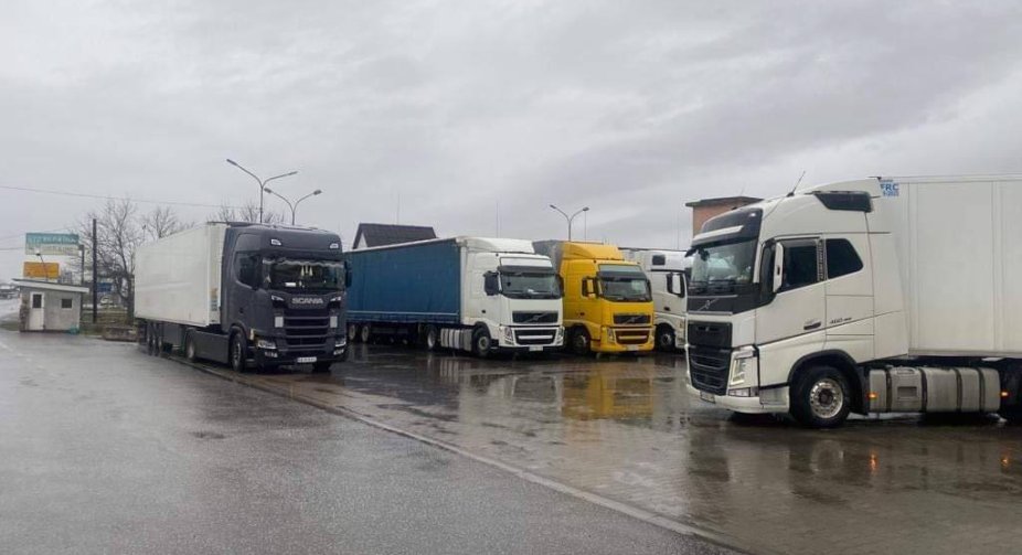 Румунські фермери зняли блокаду з одного пункту пропуску на кордоні з Україною