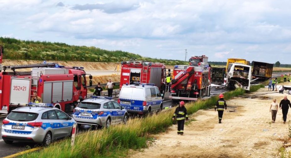 У Польщі біля українського кордону сталася ДТП із пасажирським автобусом, є постраждалі
