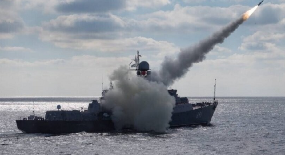 Російські бойові кораблі на чергуванні: Чи є загроза ракетної атаки?