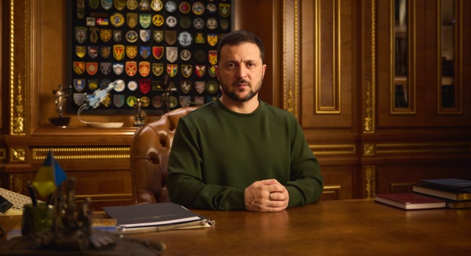 Новорічне звернення Зеленського: Ми повинні жити за правилом - або ти працюєш, або воюєш
