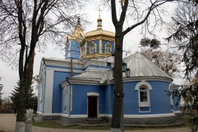 Захоплення Казанського храму УПЦ в Ладижині: Прихильники ПЦУ атакували територію бульдозером