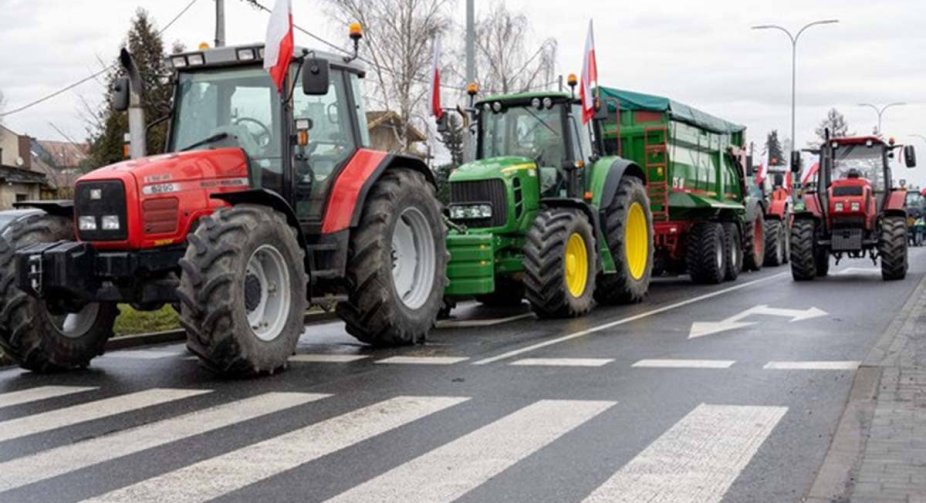 Poles block two checkpoints on the border with Ukraine