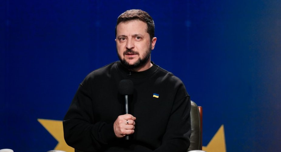 Зеленський зустрівся з іноземними послами і назвав три задачі на 2024 рік