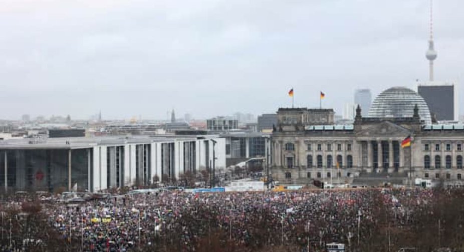 У Берліні 150 тисяч людей вийшли на протест проти ультраправих