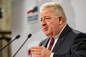 Польський міністр вибачився за висипане фермерами українське зерно