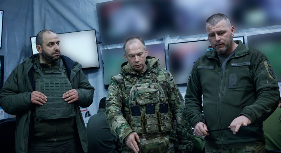 Сирський та Умєров відвідали передові командні пункти на фронті