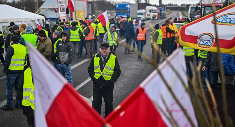 Polish farmers continue blockade of the Ukrainian border: 2200 trucks are waiting in lines