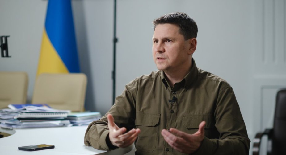 Подоляк пояснив, чому дозволили військкоматам працювати цілодобово