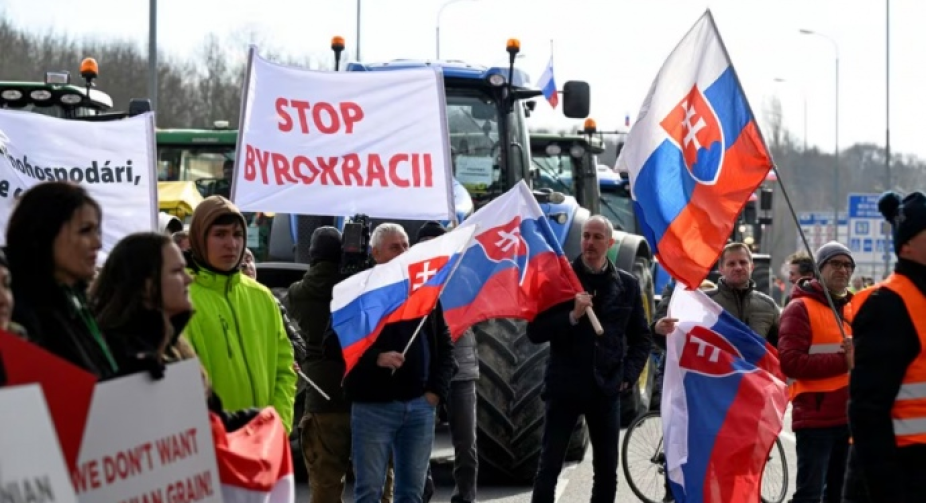 Фермери ЄС протестують уздовж чеських кордонів: обурені бюрократією, високими цінами та дешевим імпортом