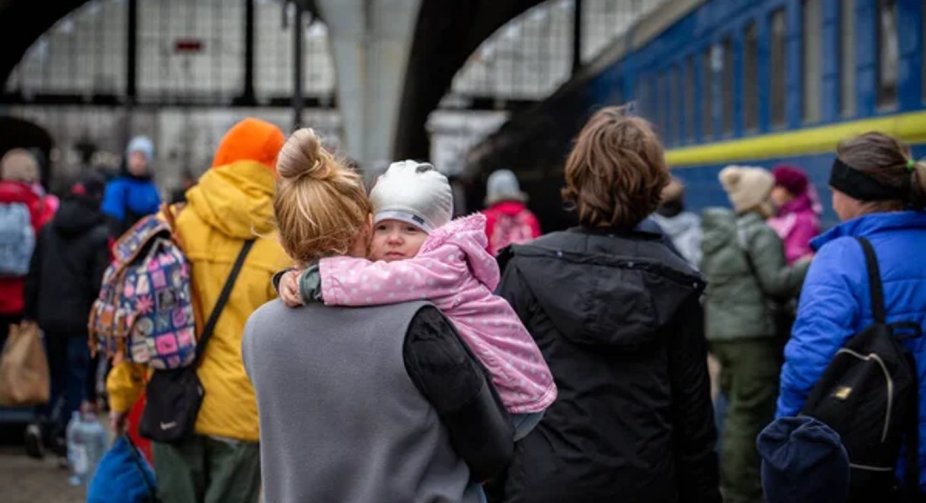 More than 44% of Ukrainians believe that the West is "tired" of Ukraine - poll