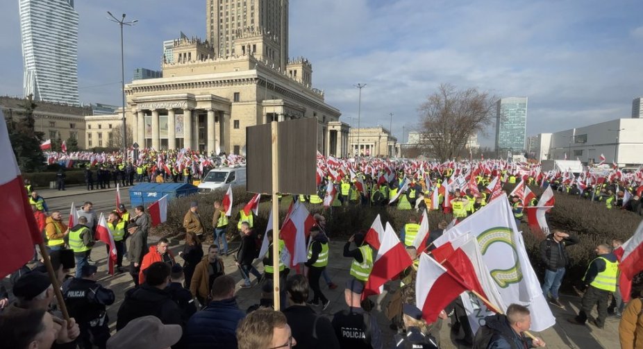 Протест фермерів у Варшаві: вимагають обмеження імпорту з України