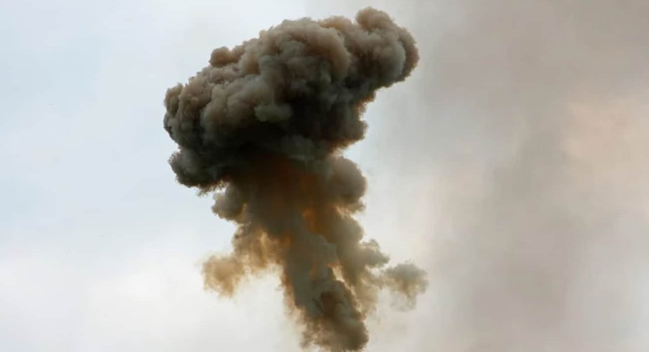 Explosions in Makiivka: Publics report possible strike on Russian oil depot