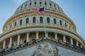 Законопроєкт про військову допомогу США Україні стоїть на паузі: причини та перспективи